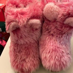 Pink girl uggs
